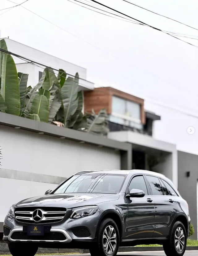 Mercedes-Benz GLC gris